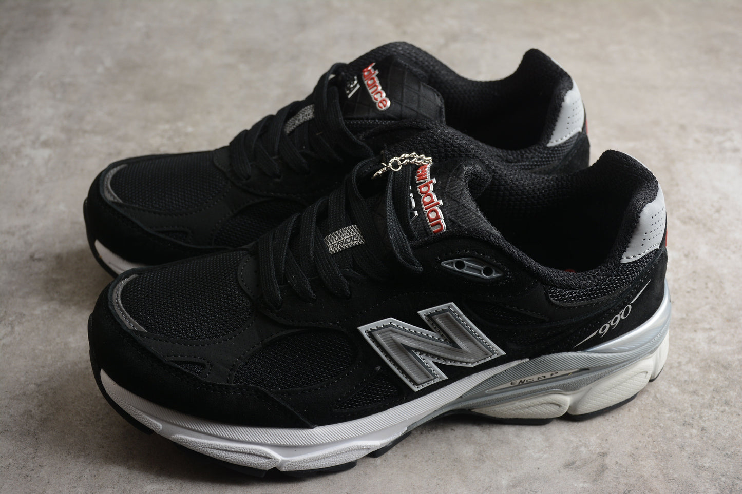 New Balance V3 990