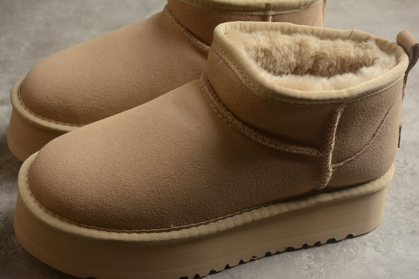 UGG Ultra Mini Plataforma bota