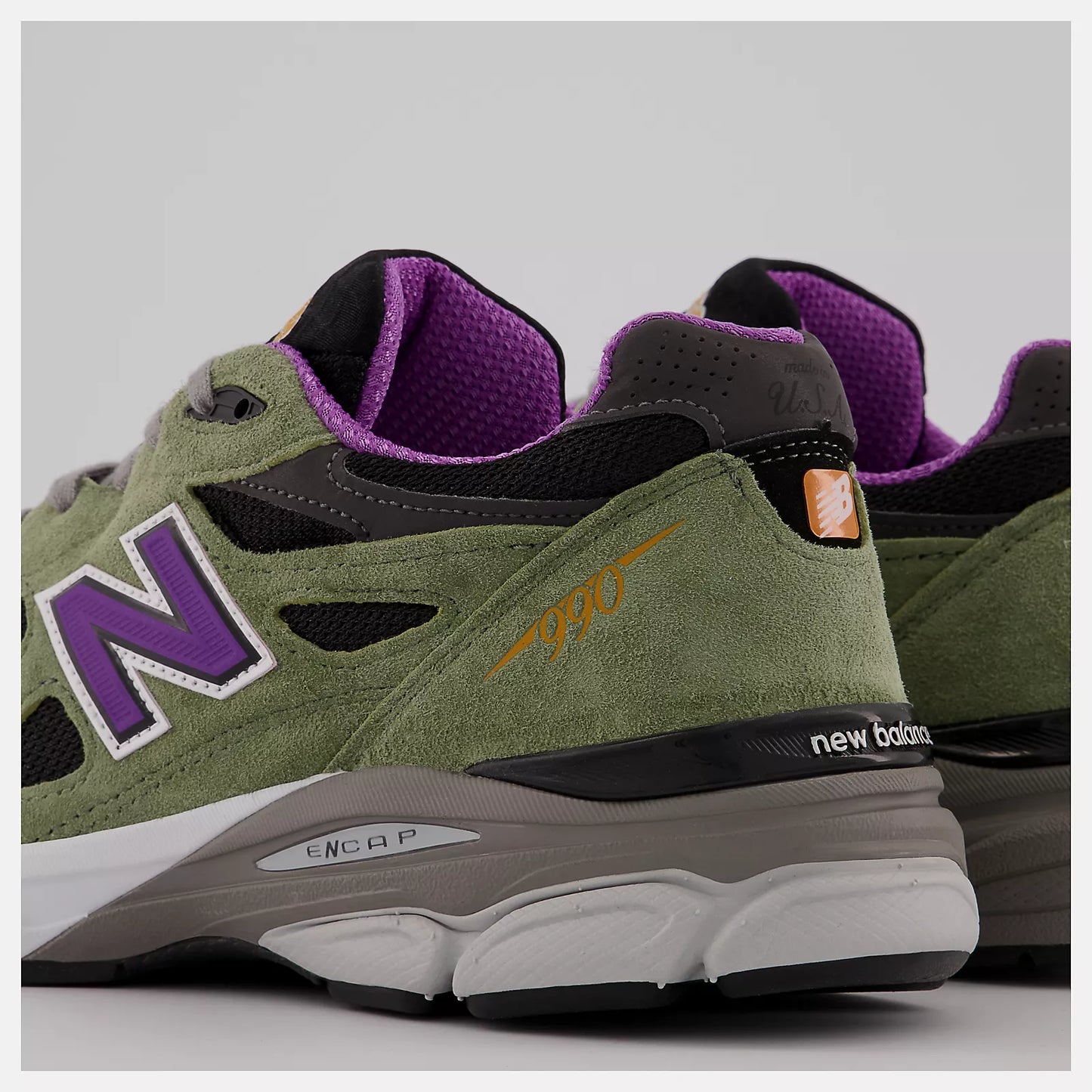 New Balance V3 990