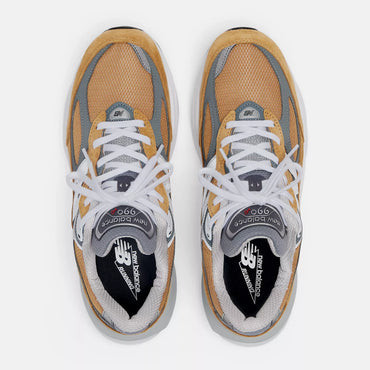 New Balance 990v6